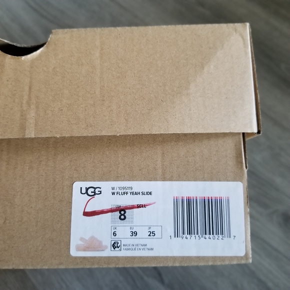 UGG Fluff Yeah Slide Slippers - Picture 8 of 9